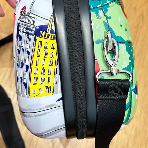 Brighton Jetsetter Travel Case w/cosmetic bag - Picture 3 of 12